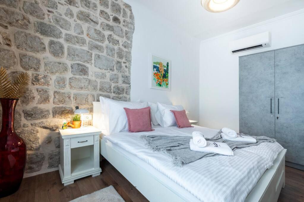 Flora-Heartbeat Old City Three Bedrooms Apartment Dubrovnik Exterior foto
