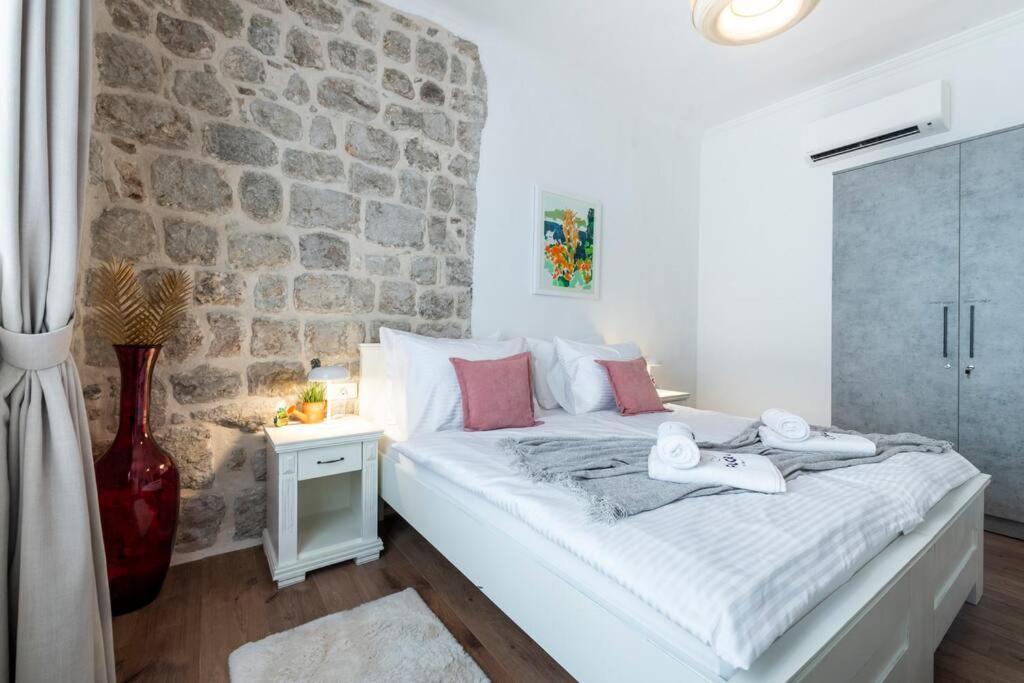 Flora-Heartbeat Old City Three Bedrooms Apartment Dubrovnik Exterior foto